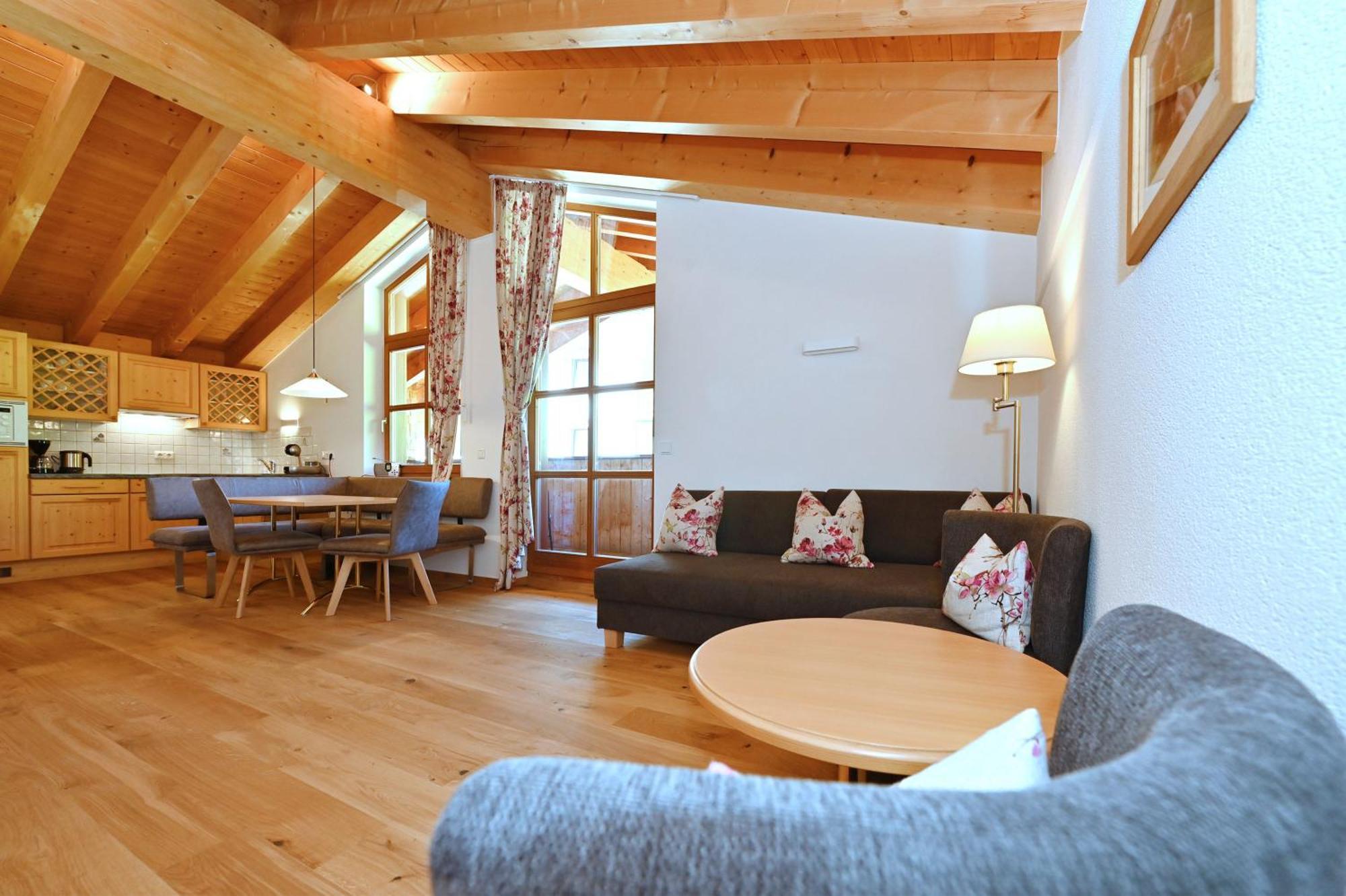 Gasthaus & Pension Alphorn Lech am Arlberg Exterior photo