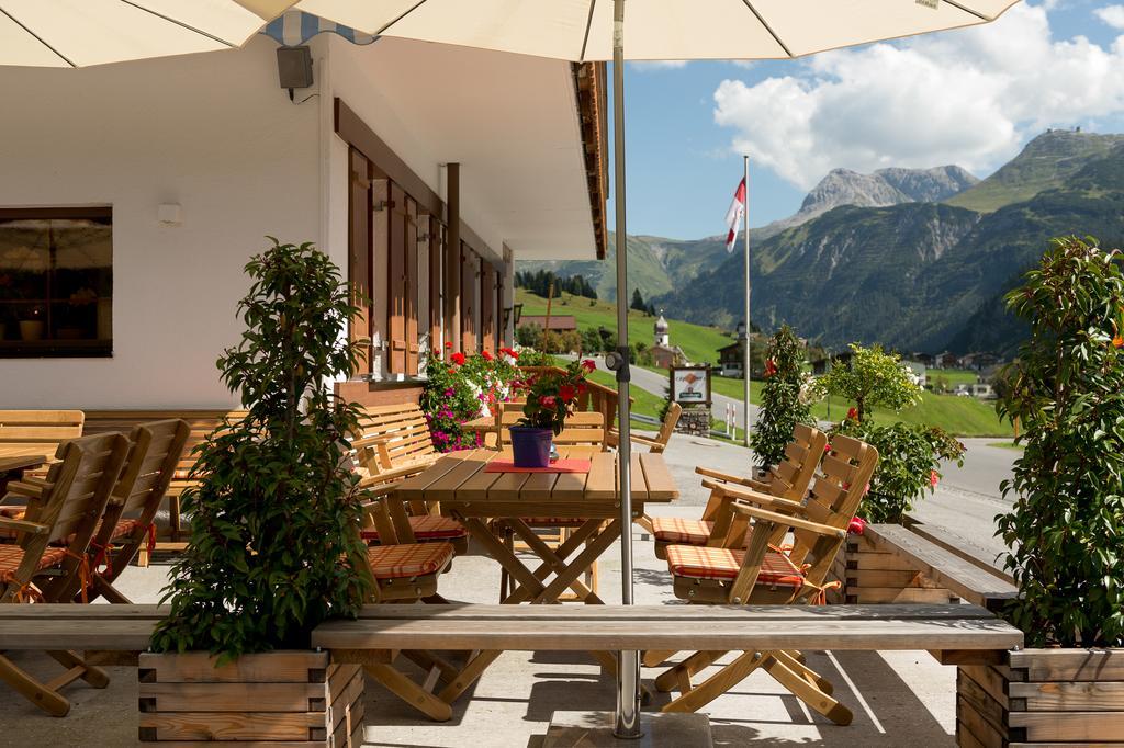 Gasthaus & Pension Alphorn Lech am Arlberg Exterior photo