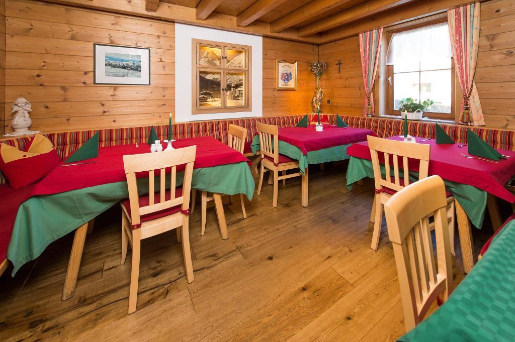 Gasthaus & Pension Alphorn Lech am Arlberg Exterior photo